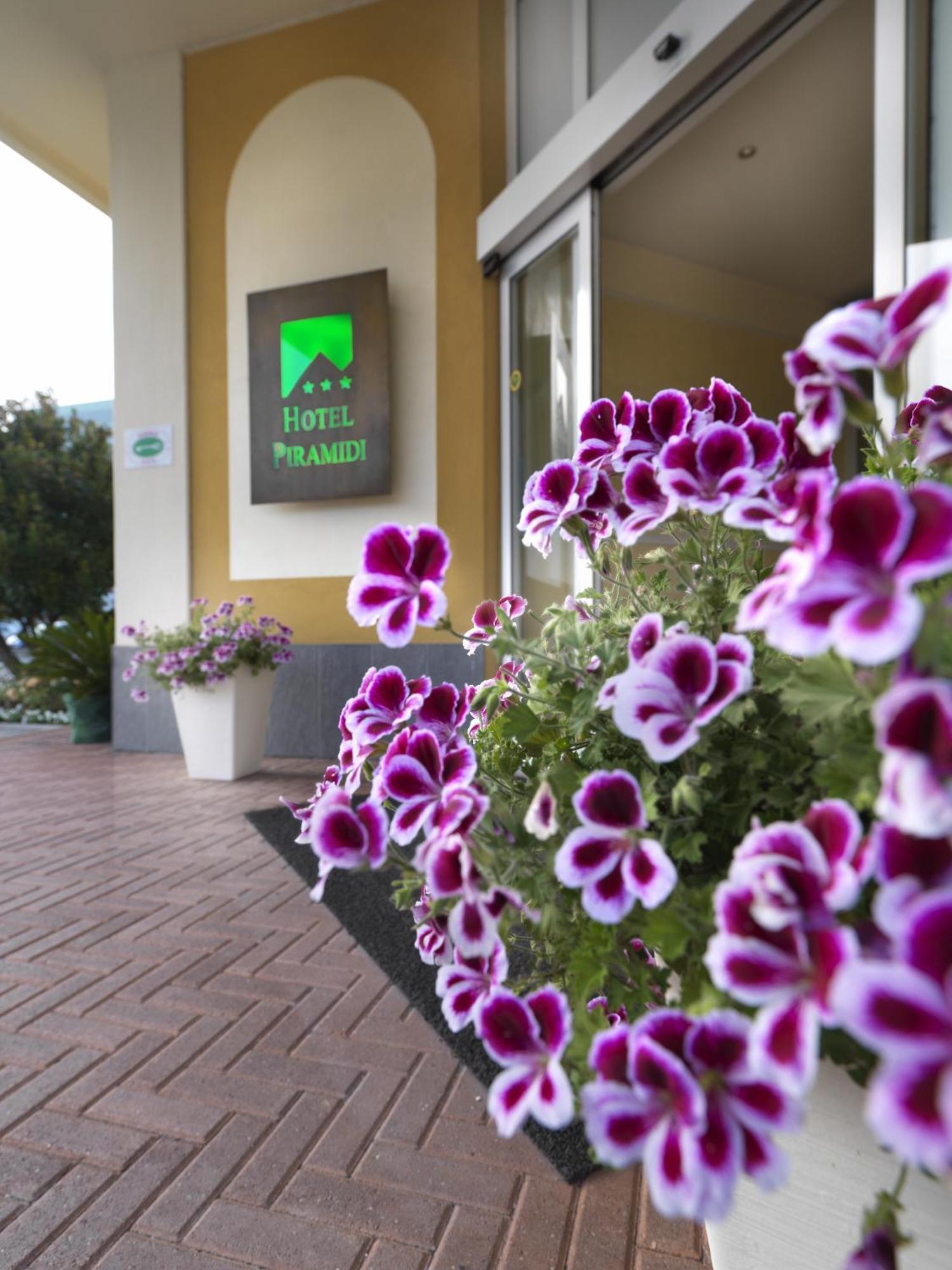 Piramidi Hotel Torri di Quartesolo Εξωτερικό φωτογραφία