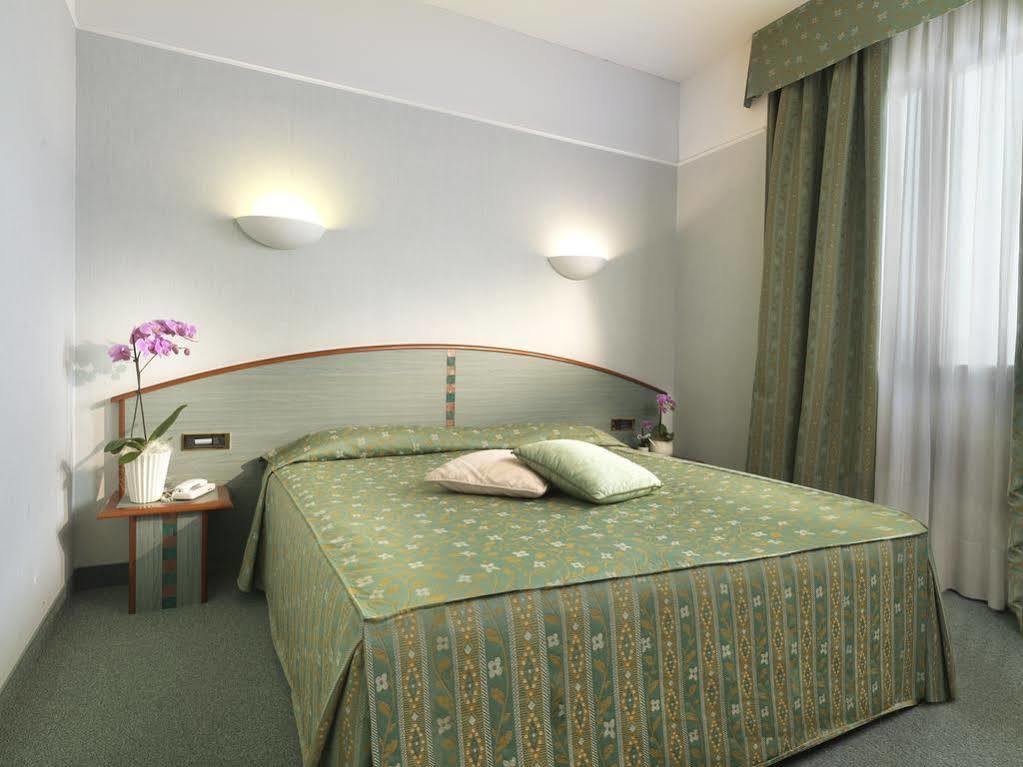 Piramidi Hotel Torri di Quartesolo Εξωτερικό φωτογραφία
